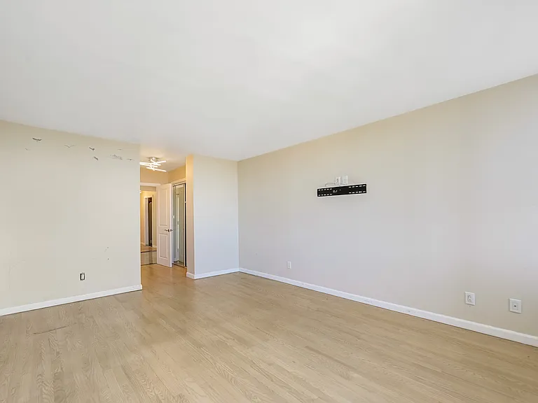 200 Winston Dr #2019 — Photo 18