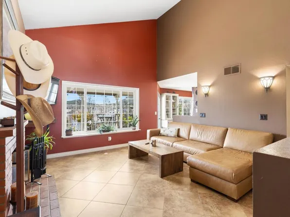 349 Rolling Hills Ln, San Marcos, CA 92069