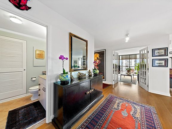 5th image of 1440 N State St #10C