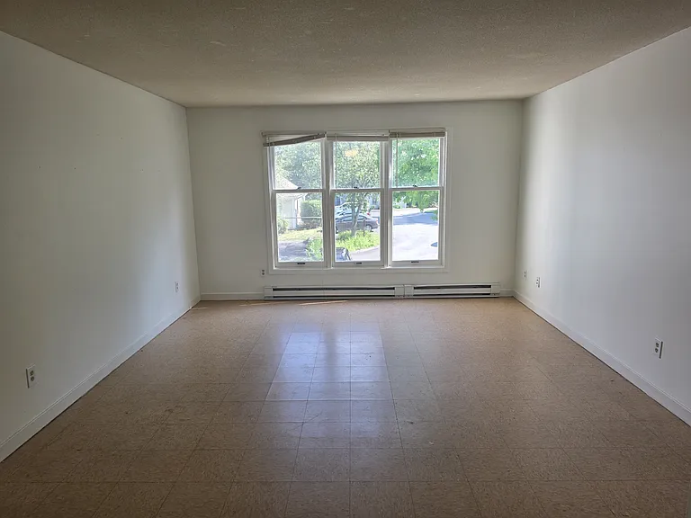 24 Salem Pl #24 — Photo 4