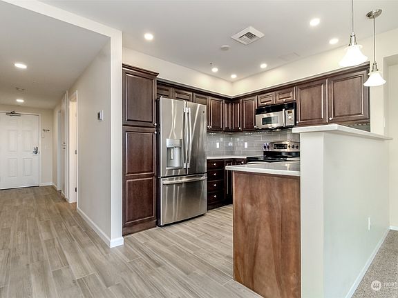 3rd image of 3201 Pacific Avenue #208