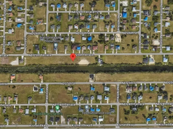 318 NE 25th Ter, Cape Coral, FL 33909