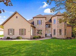 W204S8290 Pasadena Dr, Muskego, WI 53150