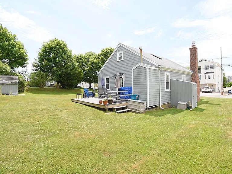 27 Saint James Rd — Photo 28