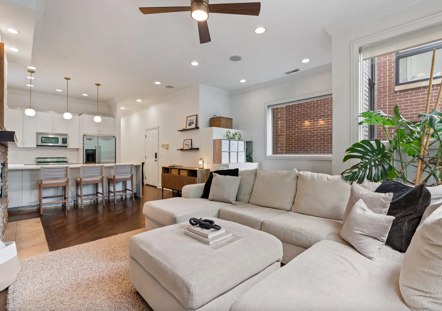 2 bed, $3,800 — Photo 3