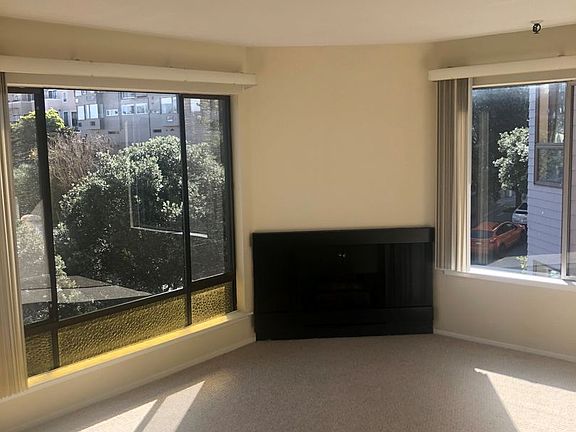 3rd image of 125 Bay St APT 7