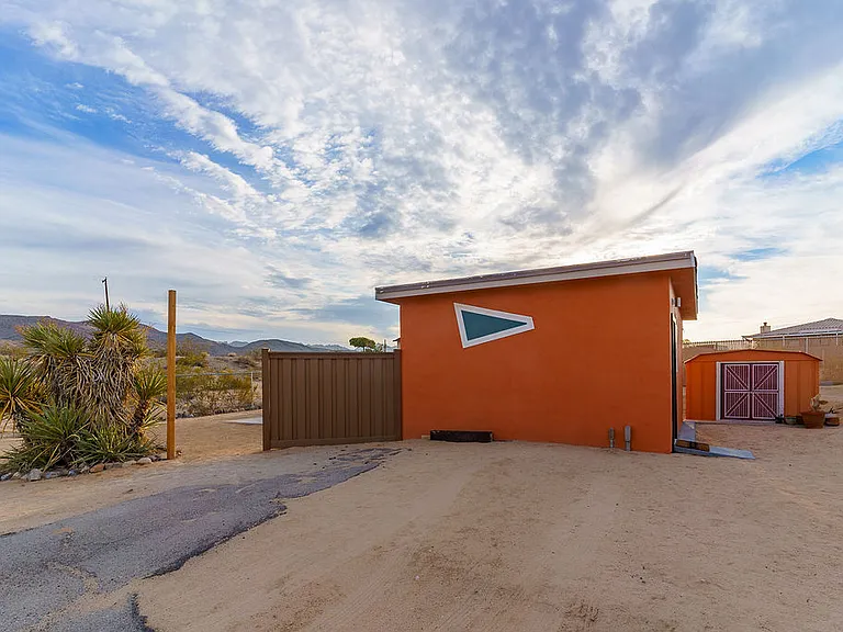 6244 Carodean Rd #B — Photo 15