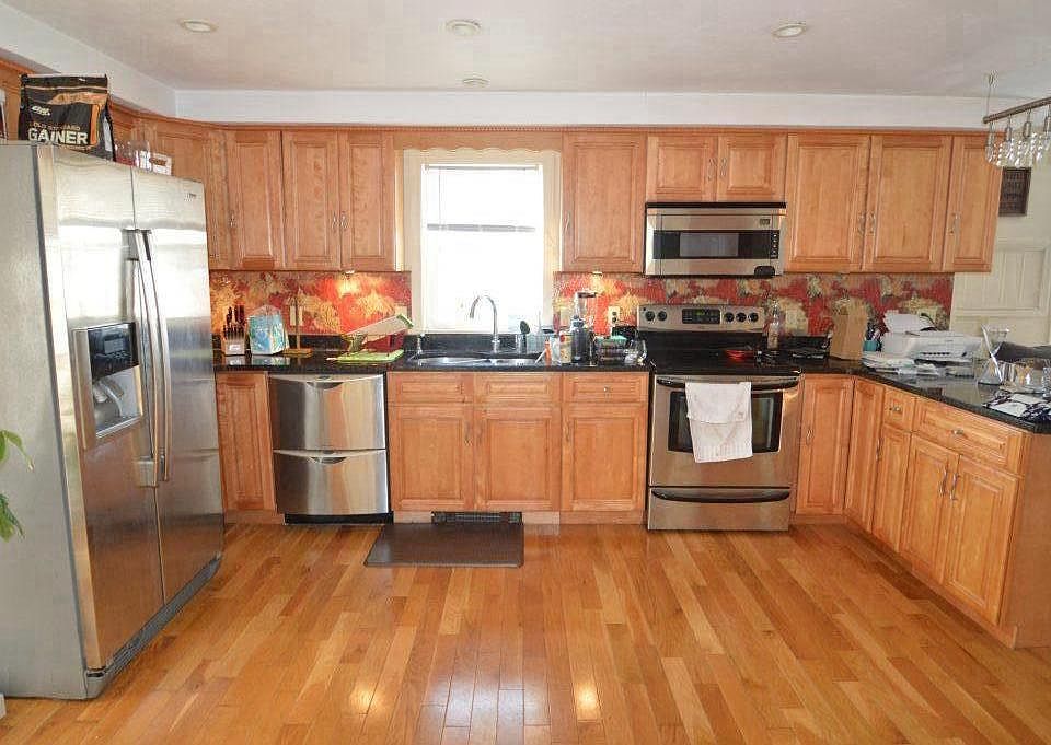 2nd image of 15 Crescent Rd #43