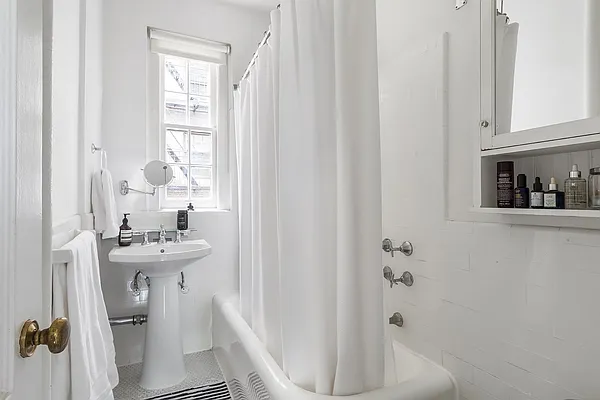 Sold by Compass | media 20