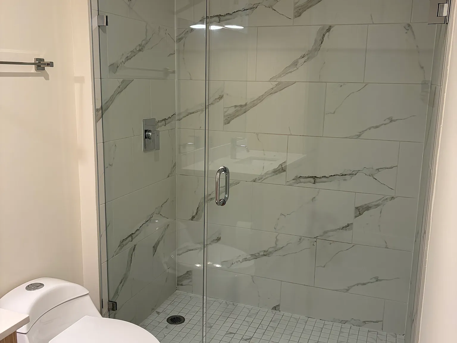 NE 163rd St, North Miami Beach — Photo 4