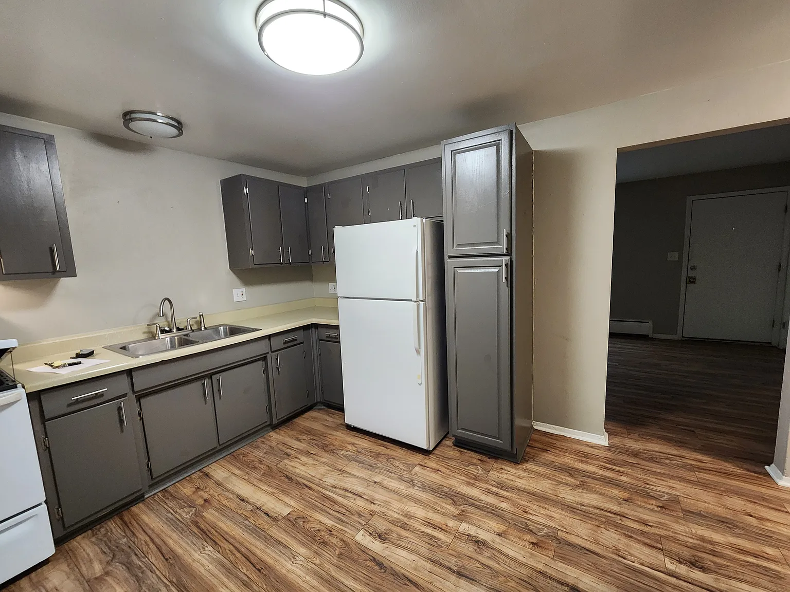 2 bed, 850 sqft, $1,595 — Photo 4