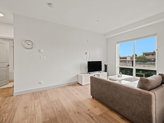 5th image of 6968 Royal Oak Ave #211