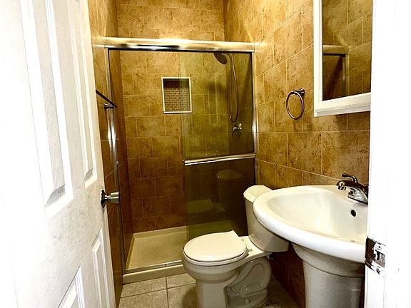 5th image of 10 Hale St #2