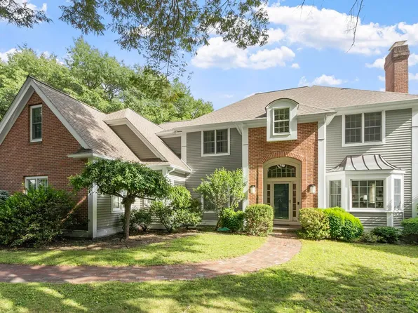 54 William St, Andover, MA 01810