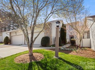 141 Deerlake Dr, Asheville, NC 28803