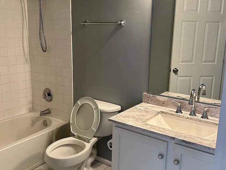 9602 Woodview Dr — Photo 14