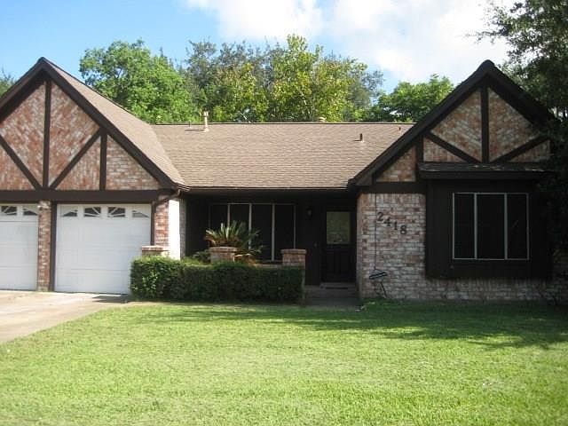 1st image of 2418 Bradford Dr