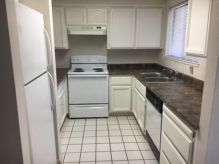 1st image of 720 Sunrise Ave APT 8