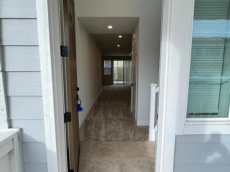 1335 Orchid Ct — Photo 5