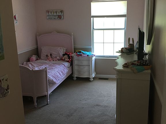 4th image of 448 Dairy Ln