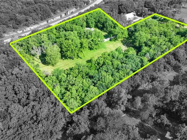 300 Bluff St, Cleveland, MO 64734