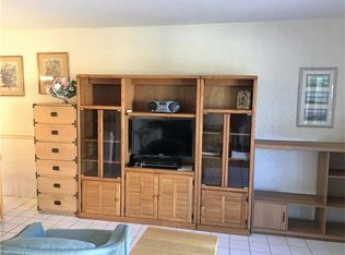 830 Wiggins Pass Rd APT 8, Naples, FL 34110