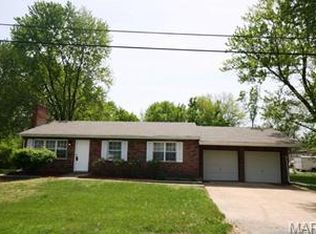 120 Lavernel Dr, Fenton, MO 63026