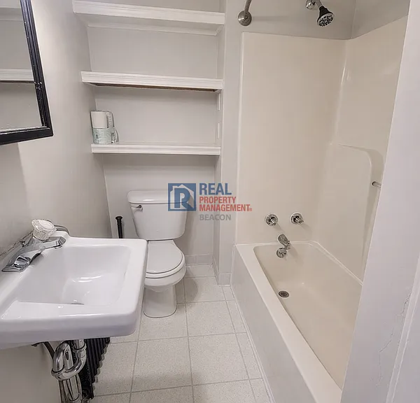 45 Main St #5 — Photo 7