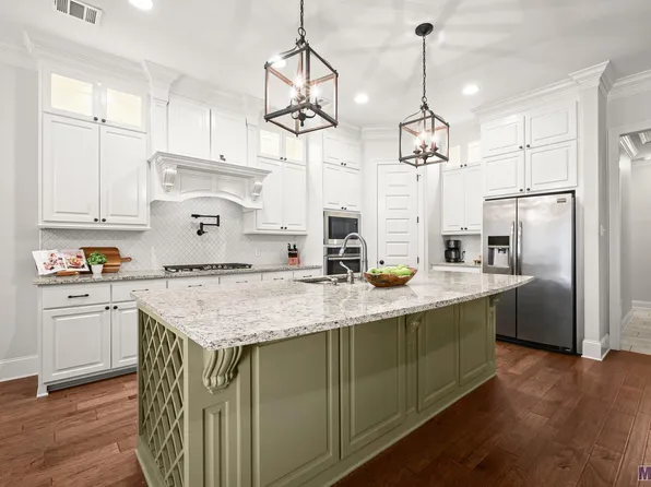 37372 Cypress Hollow Ave, Prairieville, LA 70769