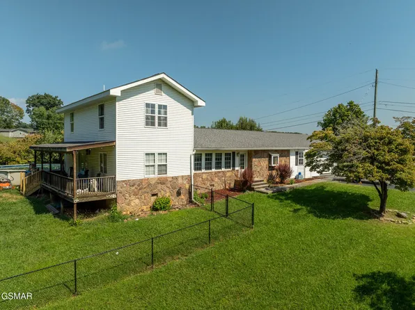 920 Oakwood Dr, Dandridge, TN 37725