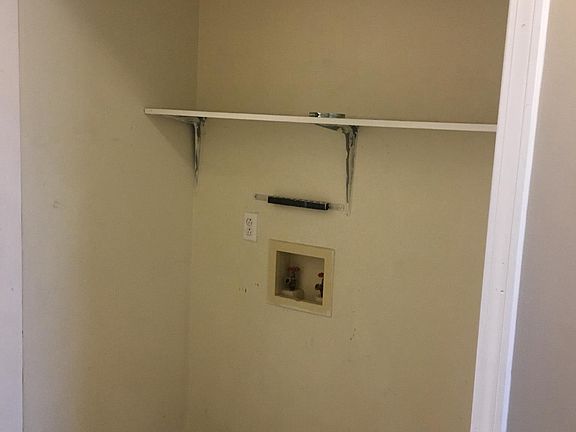 Washer/ Dryer Hookup