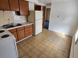 662 W Merchant St #1/2, Kankakee, IL 60901