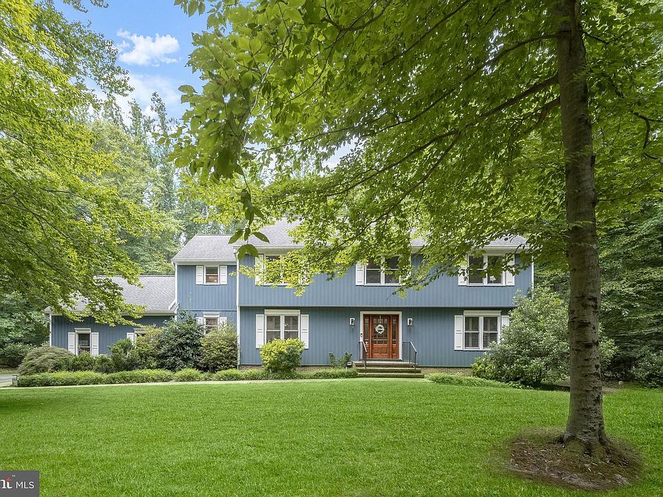 1st image of 1717 Justin Dr