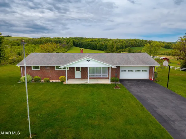 7199 King Saint Clair Rd, Alum Bank, PA 15521