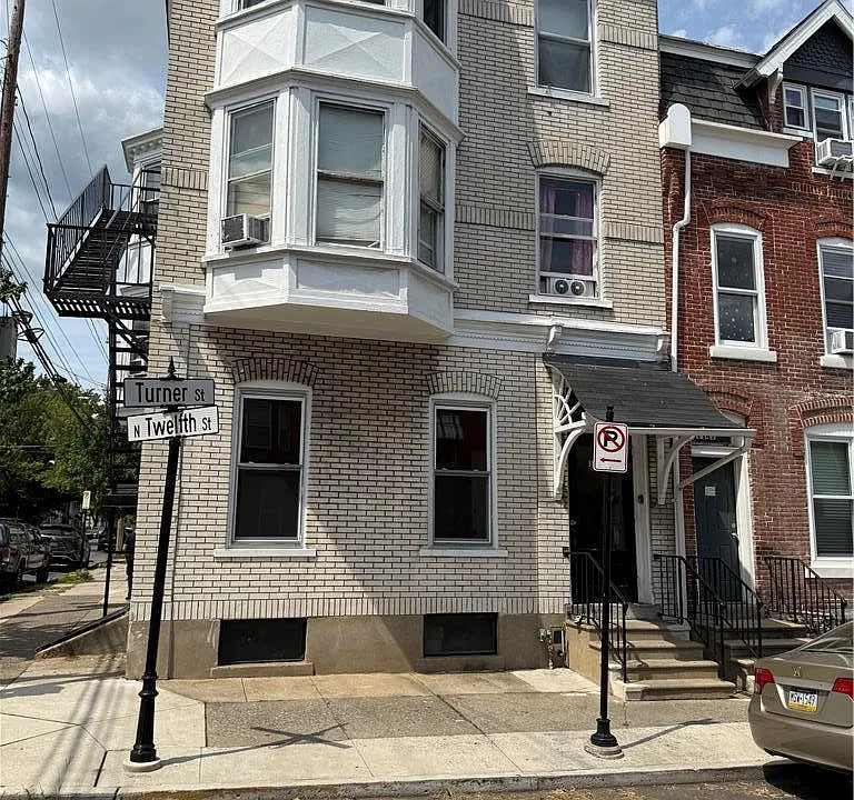 1149 W Turner 1st Loop #1ST FLOOR