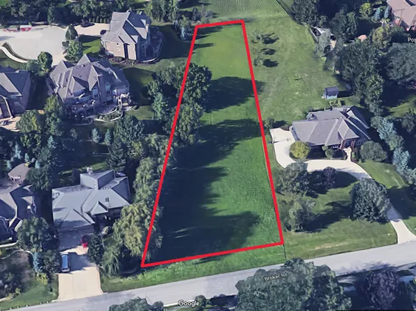 221 Broker Rd, Bloomingdale, IL 60108