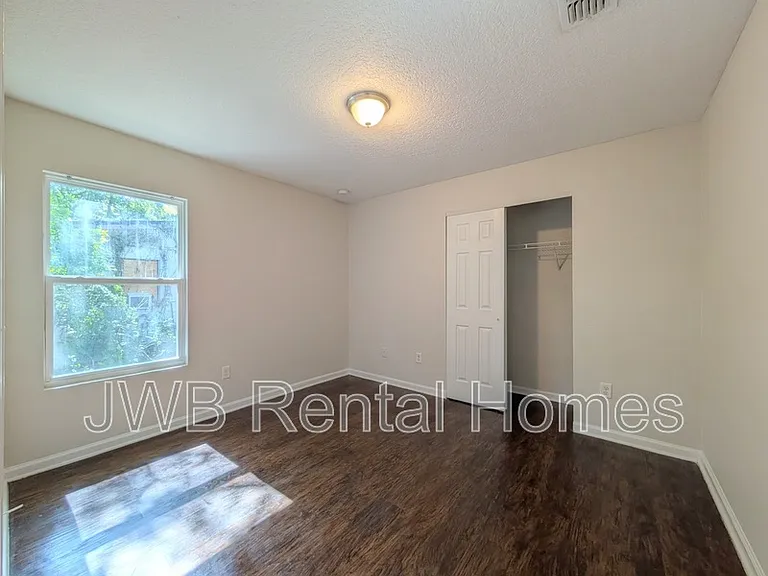 5539 Windermere Dr — Photo 8