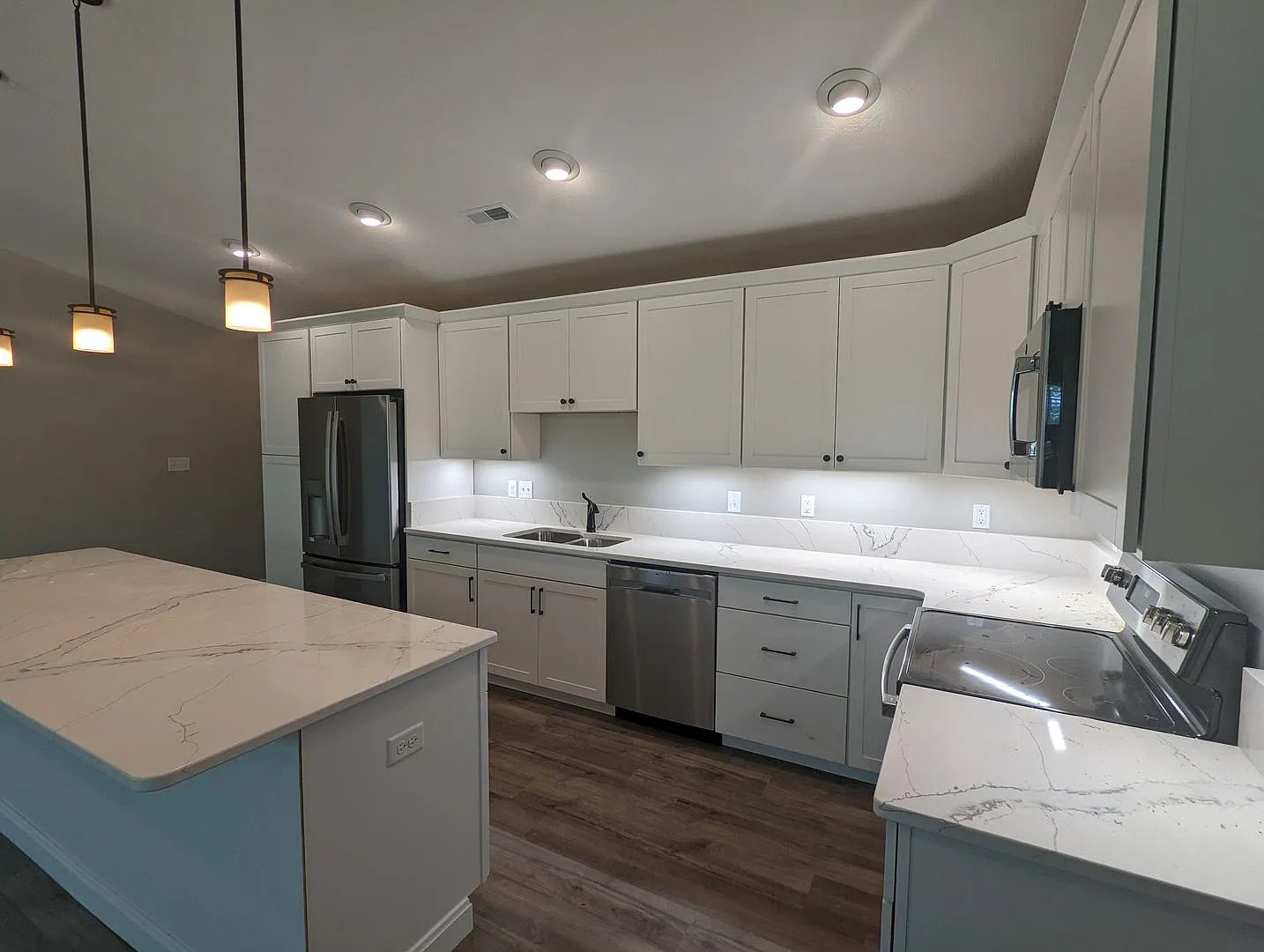 Experience modern living in this brand new beautifully designed 5-bedroom, 3 full-bath home in Ea... — Photo 3