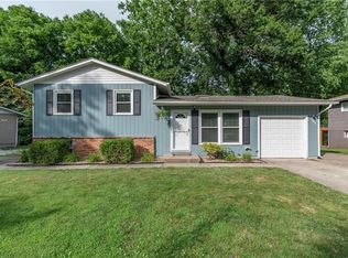 903 S Prairie St, Liberty, MO 64068