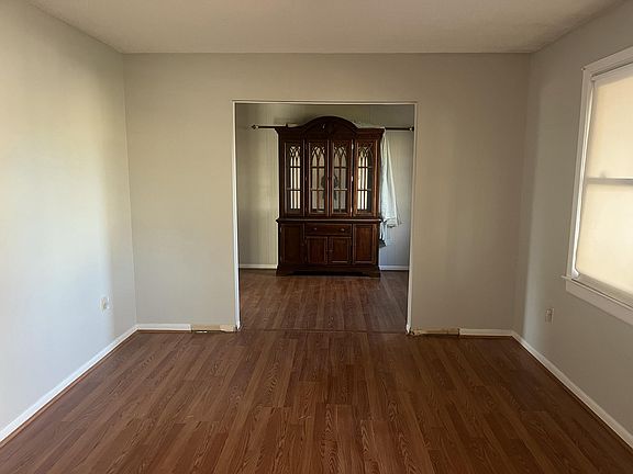 5th image of 377 Westmont Dr
