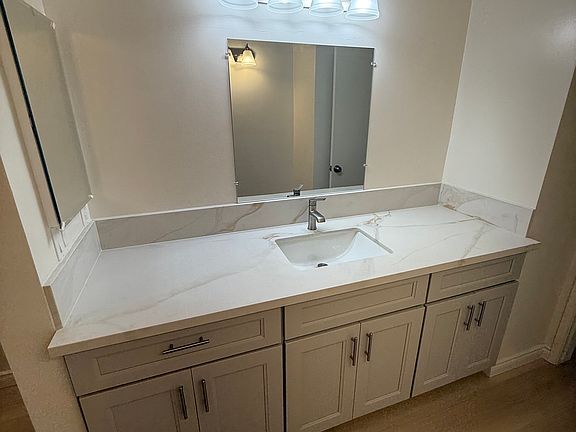 2nd image of 701 S Grevillea Ave #1B