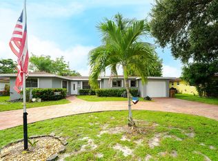 816 SE 13th Ct, Deerfield Beach, FL 33441