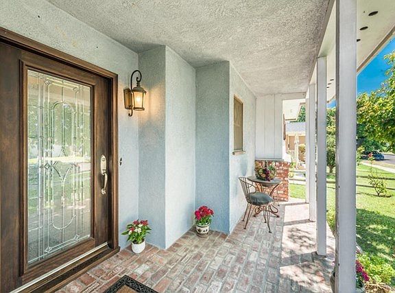7518 Jumilla Ave, Winnetka-5