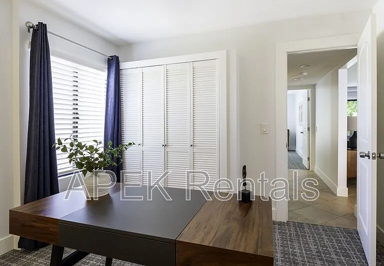 1050 E Ramon Rd — Photo 23