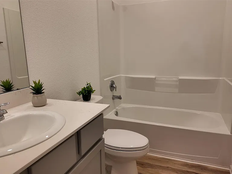7518 Angels Landing Ln — Photo 14