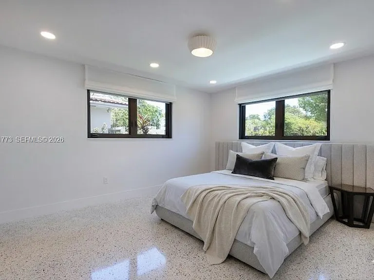 1701 SW 23rd Ter — Photo 16