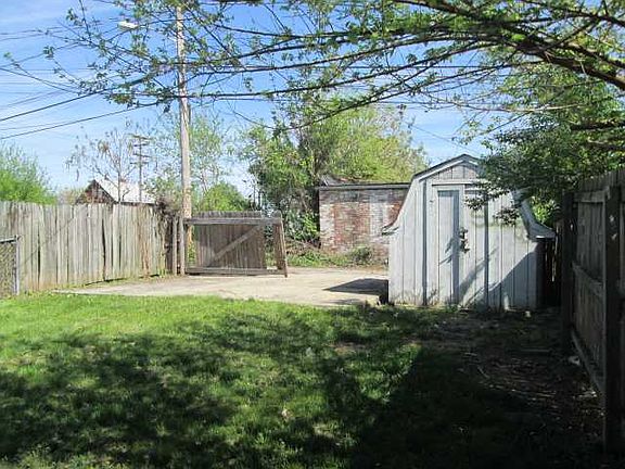 2nd image of 632 E Reynolds Ave