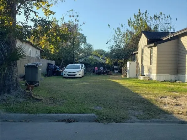 11 Norton Street, Savannah, GA 31415