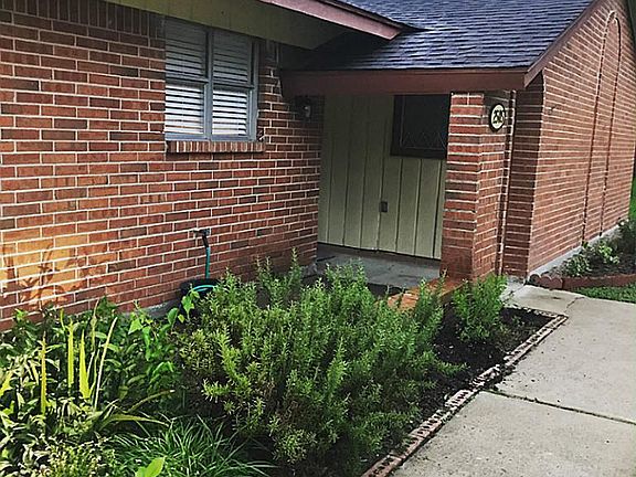 2nd image of 2505 Lynn Dr