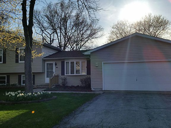 3rd image of 37510 N Lake Crest St